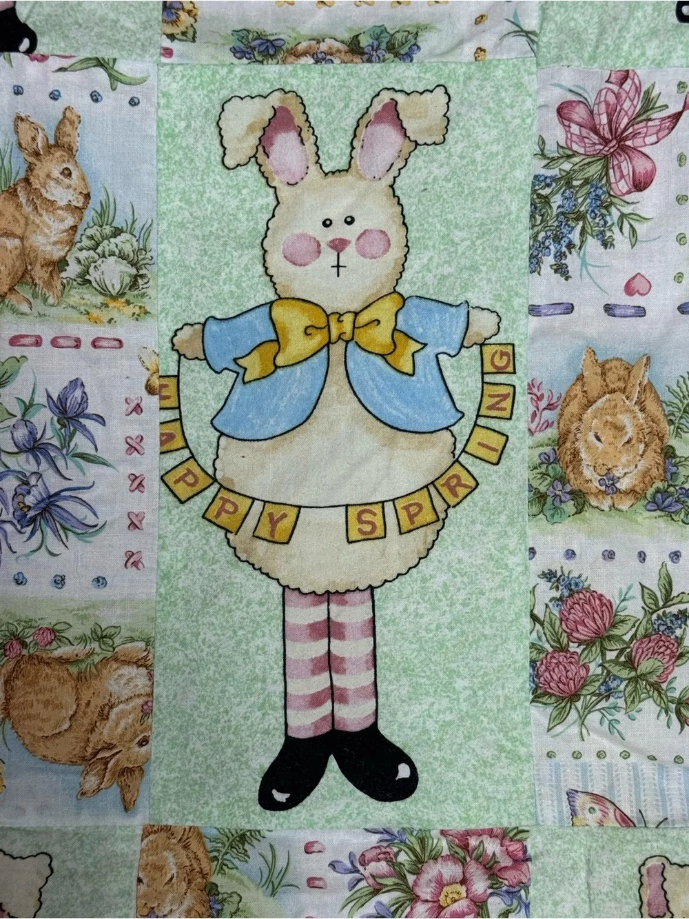 Vintage 1990s Beatrix Potter Peter Rabbit Spring Baby Blanket Quilt 42” x 31.5”
